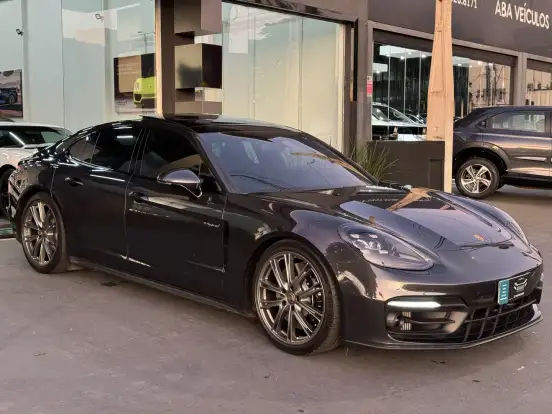 PORSCHE-PANAMERA-2022