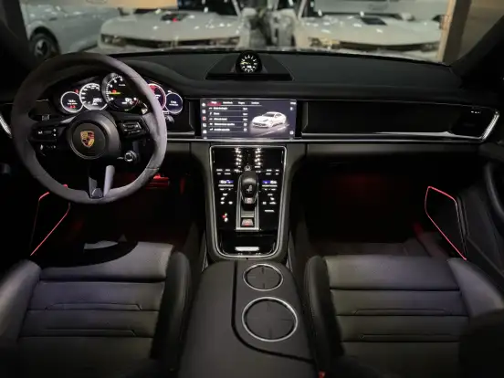 PORSCHE-PANAMERA-2022