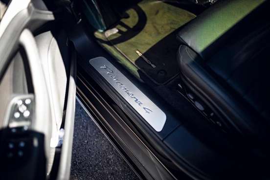 PORSCHE-PANAMERA-2025