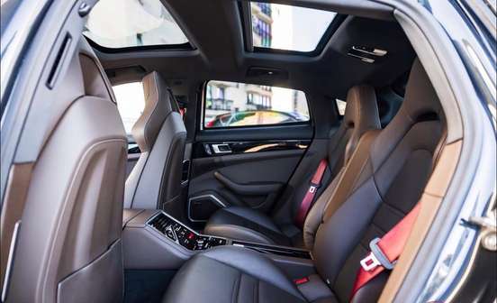 PORSCHE-PANAMERA-2023