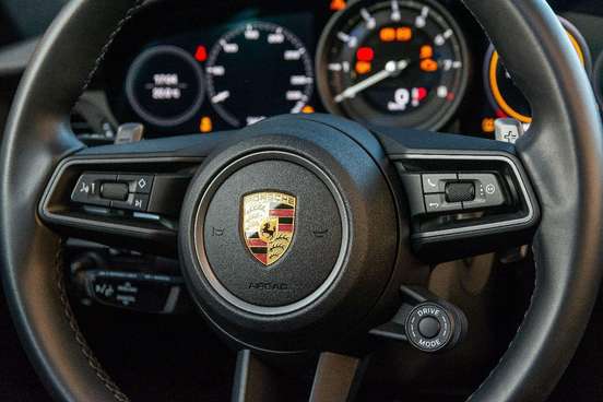 PORSCHE-911-2020