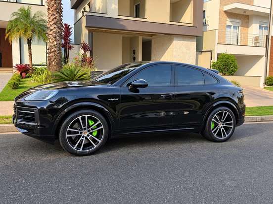 PORSCHE-CAYENNE-2025