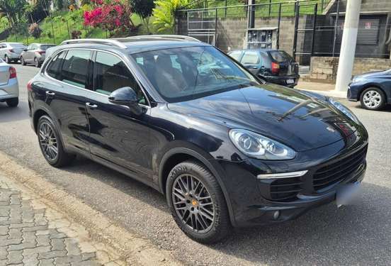 PORSCHE-CAYENNE-2016
