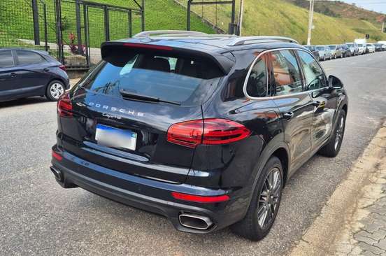 PORSCHE-CAYENNE-2016