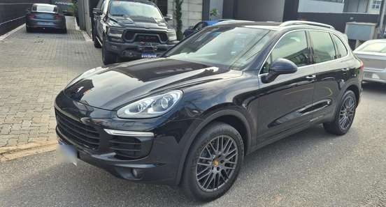 PORSCHE-CAYENNE-2016