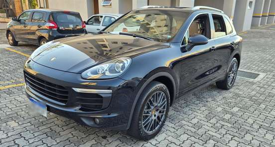 PORSCHE-CAYENNE-2016