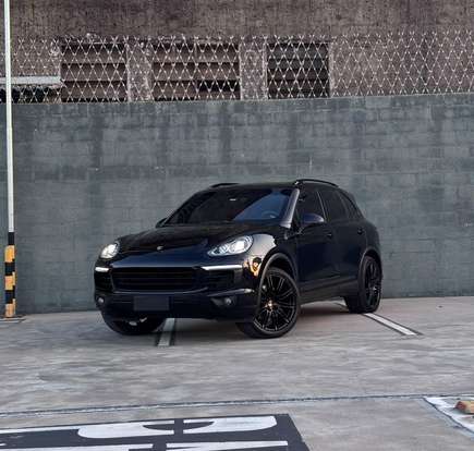 PORSCHE-CAYENNE-2015