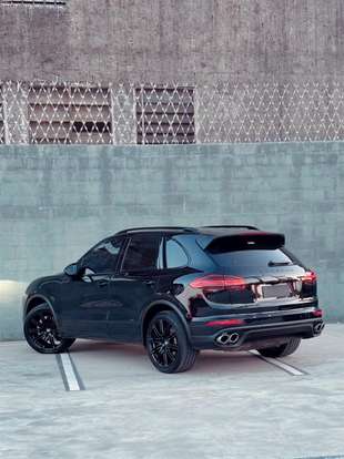 PORSCHE-CAYENNE-2015