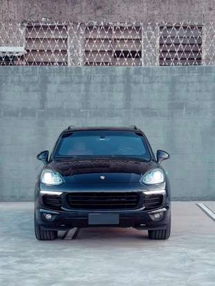 PORSCHE-CAYENNE-2015