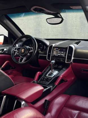 PORSCHE-CAYENNE-2015