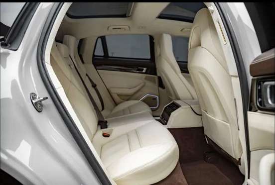 PORSCHE-PANAMERA-2021