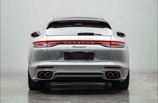 PORSCHE-PANAMERA-2021