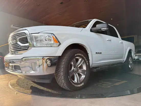 RAM-1500-5.7 V8 GASOLINA LIMITED CD 4X4 AUTOMÁTICO RAM-1500-2023
