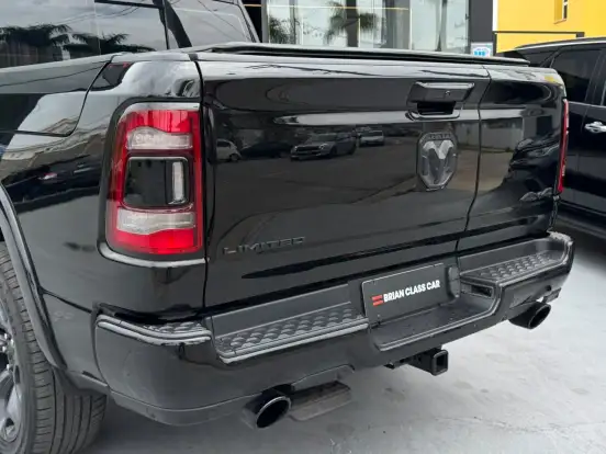 RAM-1500-5.7 V8 GASOLINA LIMITED NIGHT EDITION CD 4X4 AUTOMÁTICO RAM-1500-2023