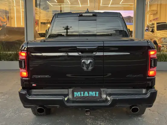RAM-1500-5.7 V8 GASOLINA REBEL CD 4X4 AUTOMÁTICO RAM-1500-2022