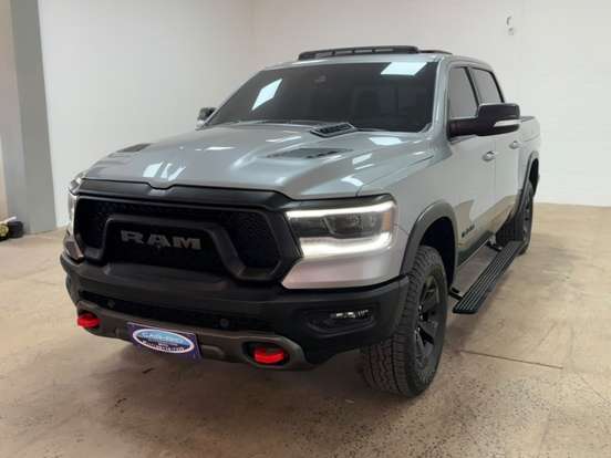RAM-1500-5.7 V8 GASOLINA REBEL CD 4X4 AUTOMÁTICO RAM-1500-2022