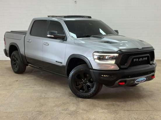 RAM-1500-5.7 V8 GASOLINA REBEL CD 4X4 AUTOMÁTICO RAM-1500-2022