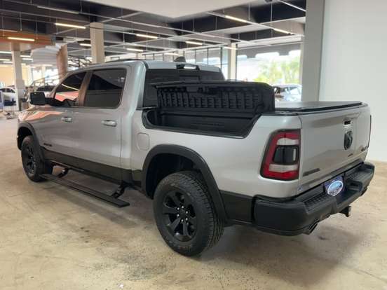 RAM-1500-5.7 V8 GASOLINA REBEL CD 4X4 AUTOMÁTICO RAM-1500-2022
