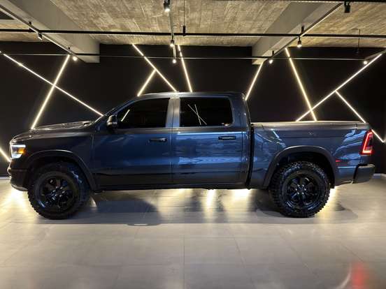 RAM-1500-5.7 V8 GASOLINA REBEL CD 4X4 AUTOMÁTICO RAM-1500-2021