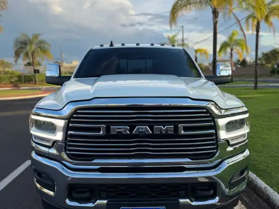 RAM-2500-6.7 I6 TURBO DIESEL LARAMIE CD 4X4 AUTOMÁTICO RAM-2500-2024