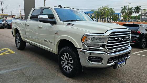 RAM 3500 6.7 I6 TURBO DIESEL LIMITED LONGHORN CD 4X4  AUTOMÁTICO