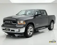 RAM CLASSIC 5.7 V8 GASOLINA LARAMIE CD 4X4 AUTOMÁTICO RAM CLASSIC 5.7 V8 GASOLINA LARAMIE CD 4X4 AUTOMÁTICO