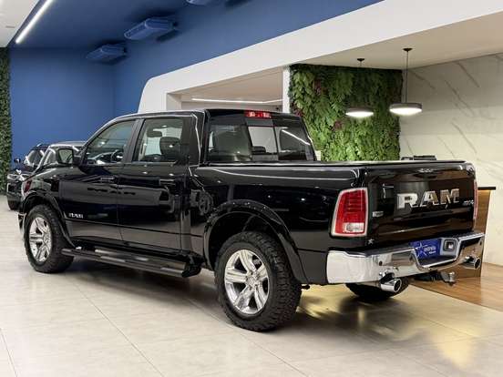 RAM-CLASSIC-5.7 V8 GASOLINA LARAMIE CD 4X4 AUTOMÁTICO RAM-CLASSIC-2023