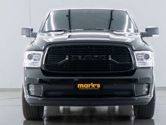 RAM-CLASSIC-5.7 V8 GASOLINA LARAMIE NIGHT EDITION CD 4X4 AUTOMÁTICO RAM-CLASSIC-2023