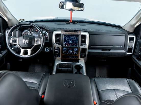 RAM-CLASSIC-5.7 V8 GASOLINA LARAMIE NIGHT EDITION CD 4X4 AUTOMÁTICO RAM-CLASSIC-2023