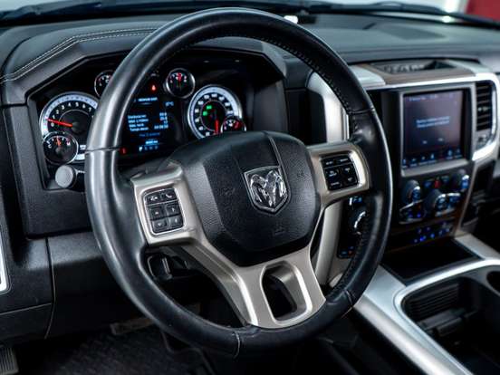 RAM-CLASSIC-5.7 V8 GASOLINA LARAMIE NIGHT EDITION CD 4X4 AUTOMÁTICO RAM-CLASSIC-2023