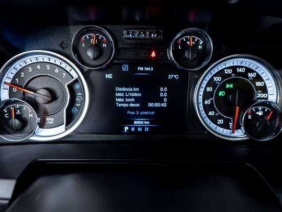 RAM-CLASSIC-5.7 V8 GASOLINA LARAMIE NIGHT EDITION CD 4X4 AUTOMÁTICO RAM-CLASSIC-2023