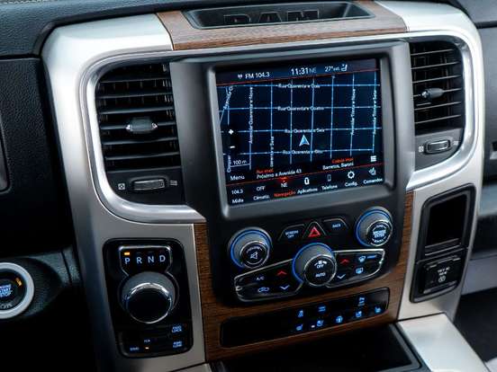 RAM-CLASSIC-5.7 V8 GASOLINA LARAMIE NIGHT EDITION CD 4X4 AUTOMÁTICO RAM-CLASSIC-2023