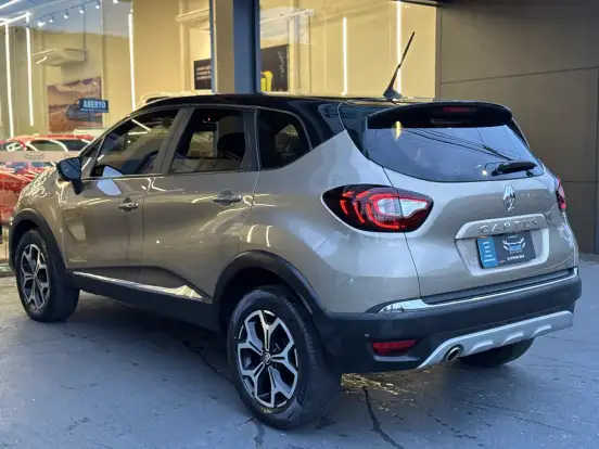 RENAULT-CAPTUR-2021