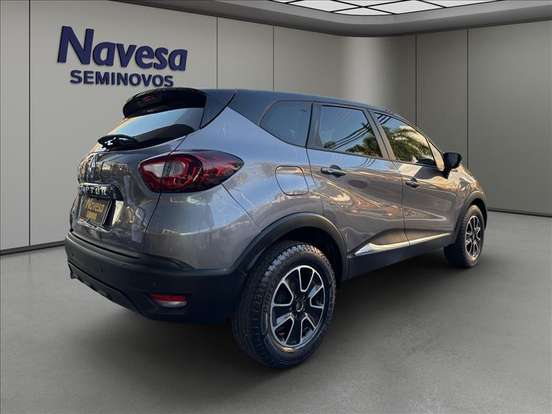 RENAULT-CAPTUR-2020
