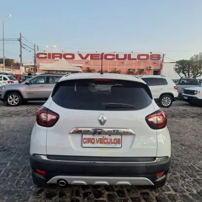 RENAULT-CAPTUR-2019