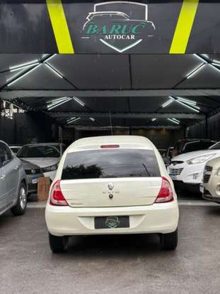 RENAULT-CLIO-2012