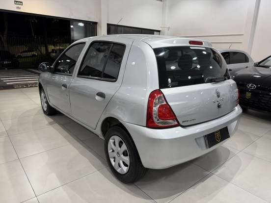 RENAULT-CLIO-2013