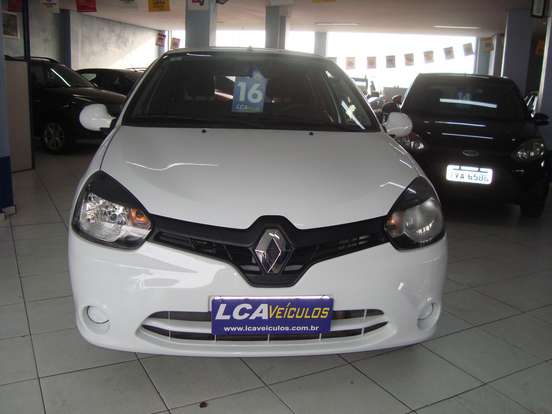 RENAULT-CLIO-2015