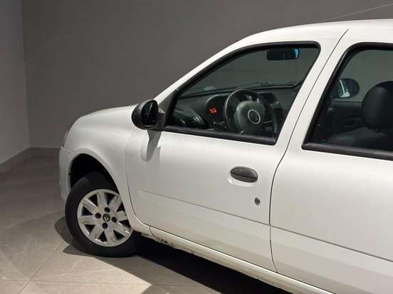 RENAULT-CLIO-2014