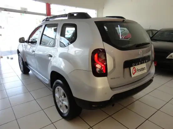 RENAULT-DUSTER-2018