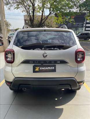 RENAULT-DUSTER-2023