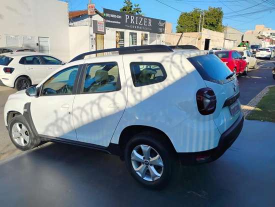RENAULT-DUSTER-2023