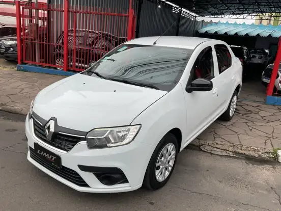 RENAULT-LOGAN-2022
