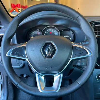 RENAULT-LOGAN-2024