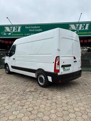 RENAULT-MASTER-2023