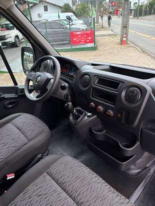 RENAULT-MASTER-2023