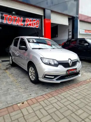 RENAULT-SANDERO-2022