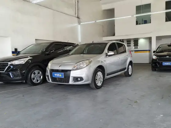 RENAULT SANDERO 1.6 PRIVILÉGE 16V FLEX 4P AUTOMÁTICO