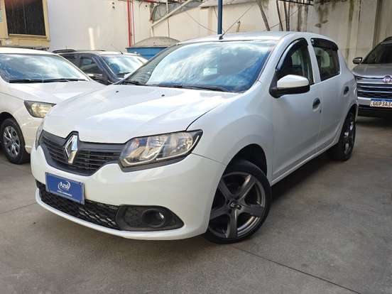 RENAULT-SANDERO-2016