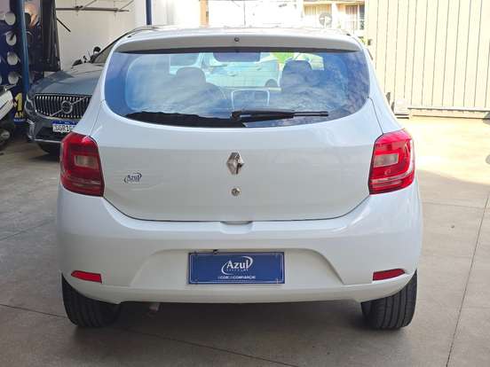 RENAULT-SANDERO-2016